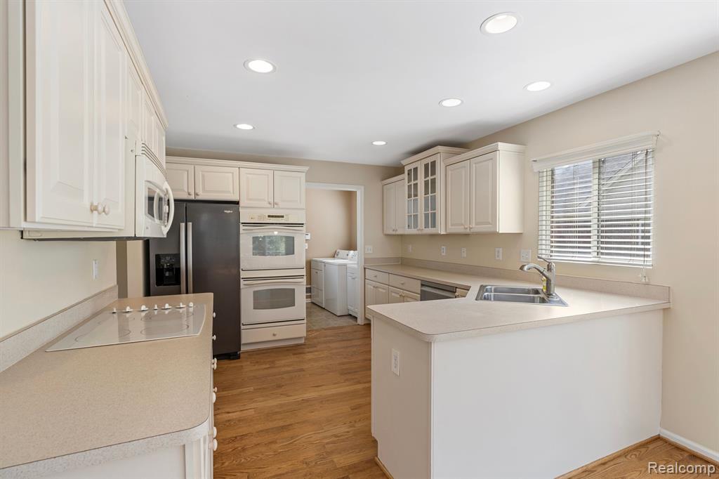 52497 WESTFIELD Drive, Macomb, MI 48042 — Photo 3