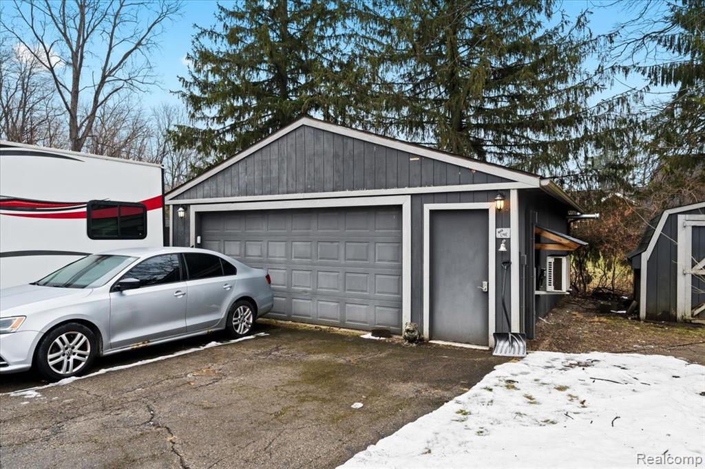 6330 Riverdale Road, Whitmore Lake, MI 48189 — Photo 32