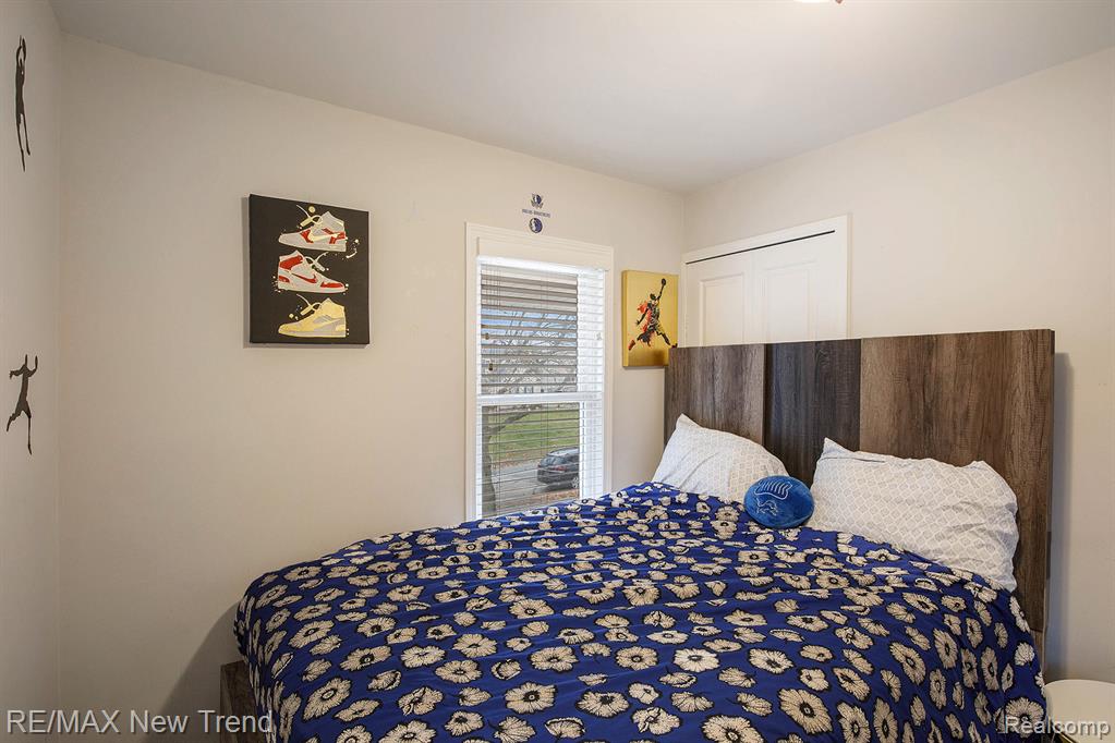 5748 Kingsfield Drive, West Bloomfield, MI — Photo 31