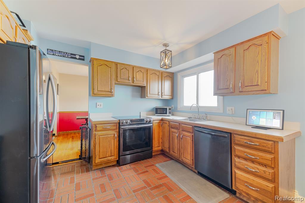 4105 GRANGE Road, Trenton, MI 48183 — Photo 7