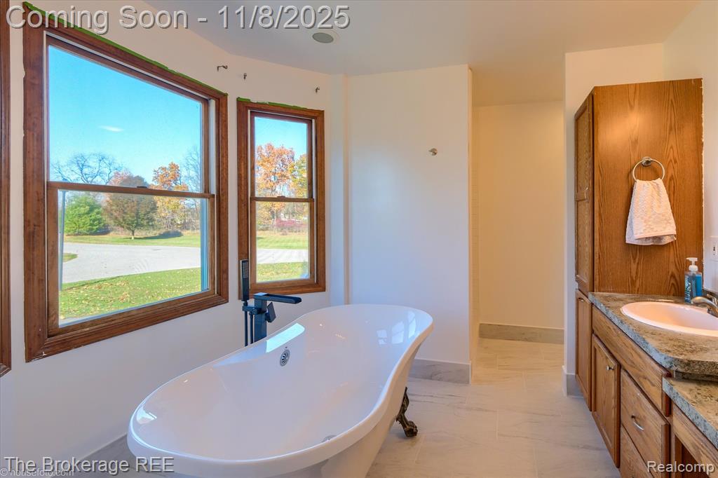 4203 Crystal Cove Court, Linden, MI 48451 — Photo 28