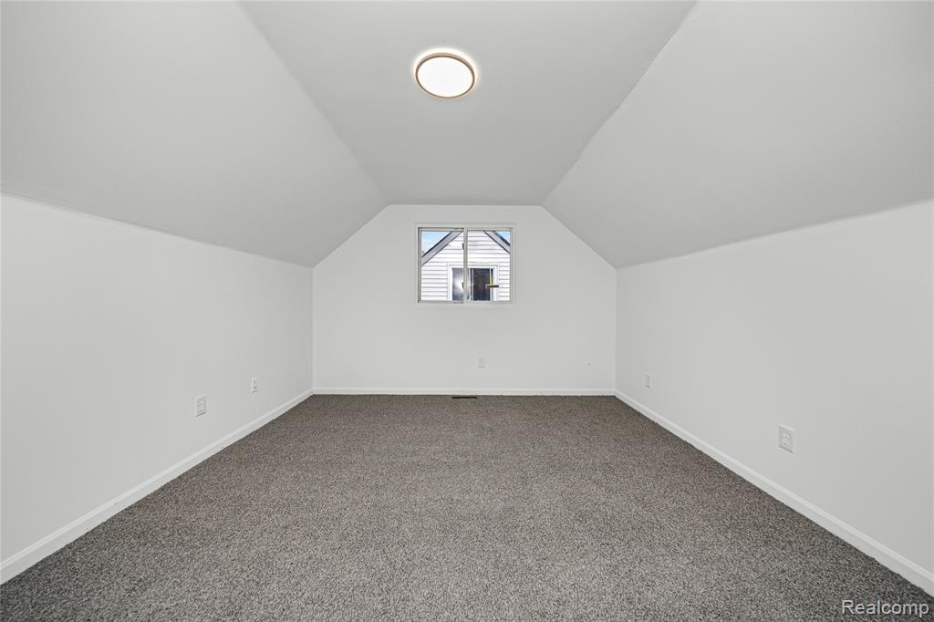 975 E Barrett Avenue, Madison Heights, MI 48071 — Photo 25