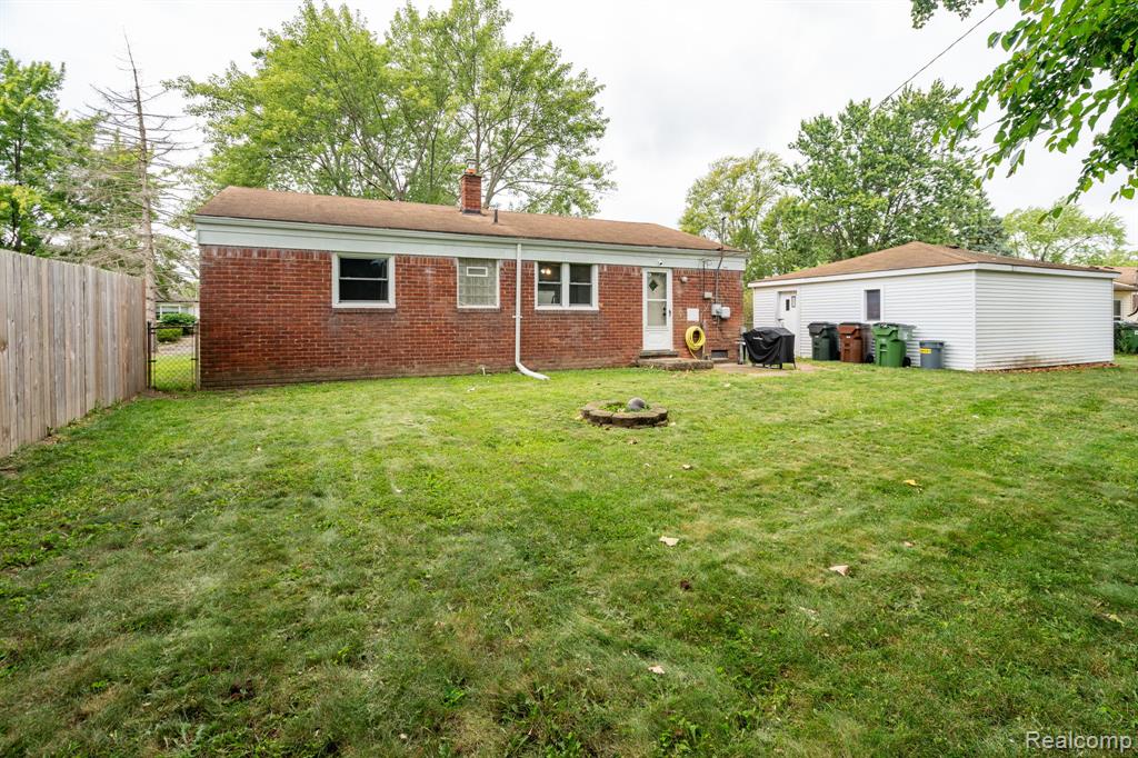 47610 Winthrop Street, Shelby Twp, MI 48317 — Photo 22