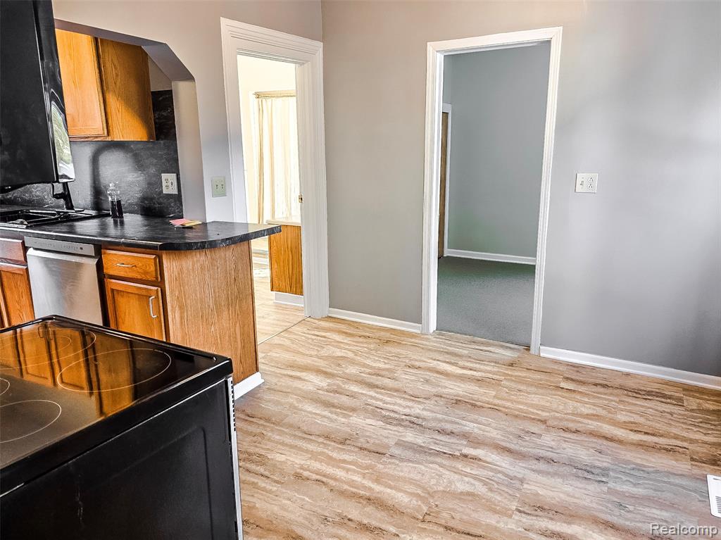 270 W 4th Street, Imlay City, MI 48444 — Photo 2