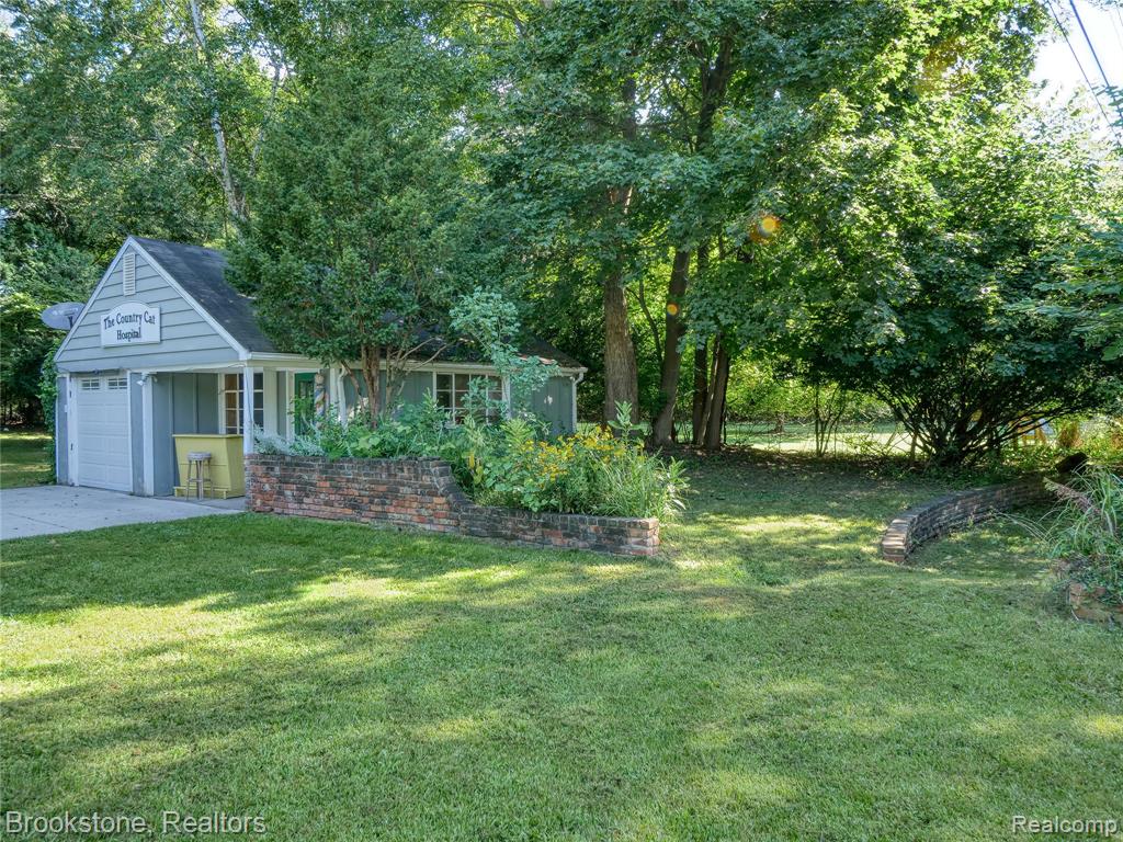 7146 ARROWOOD Drive, West Bloomfield, MI 48324 — Photo 39