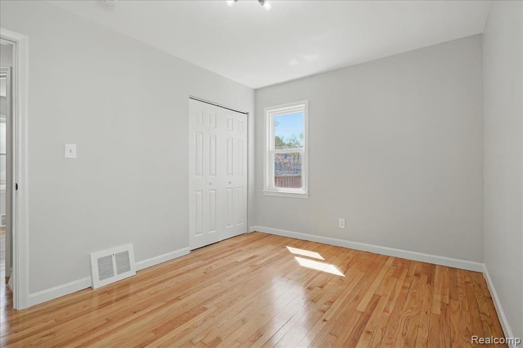 46 E LONGFELLOW Avenue, Pontiac, MI 48340 — Photo 18