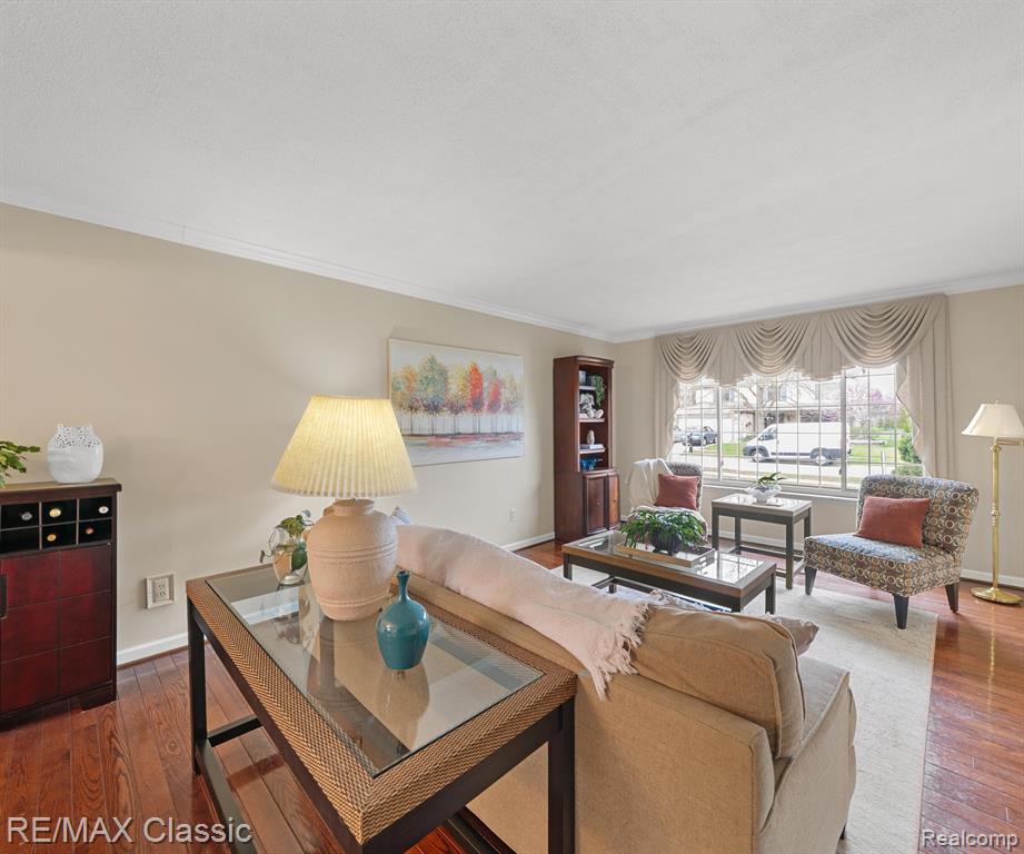 45597 HOLMES Drive, Canton, MI 48187 — Photo 9