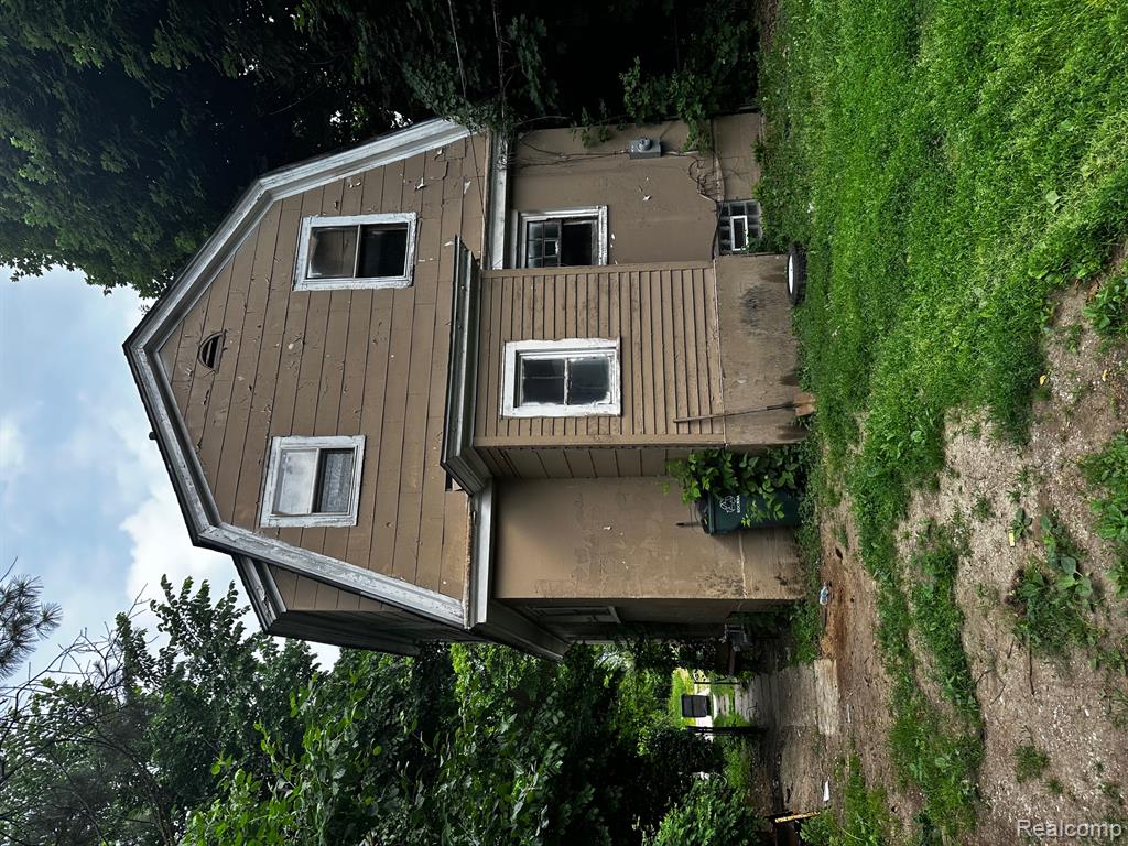 76 OLIVER Street, Pontiac, MI 48342 — Photo 2