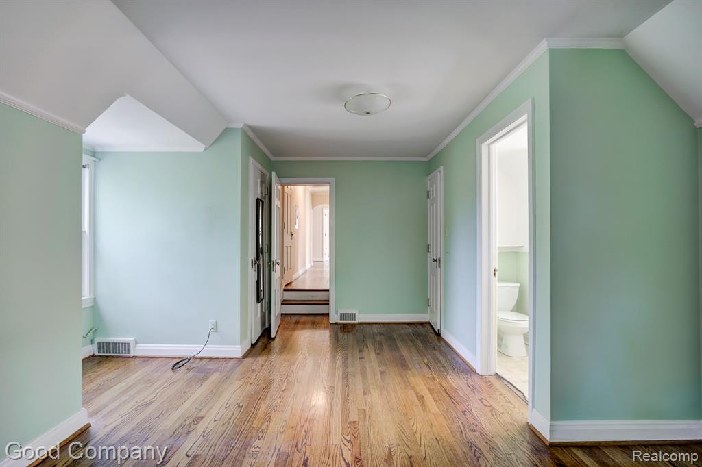 20 OXFORD Boulevard, Pleasant Ridge, MI — Photo 38
