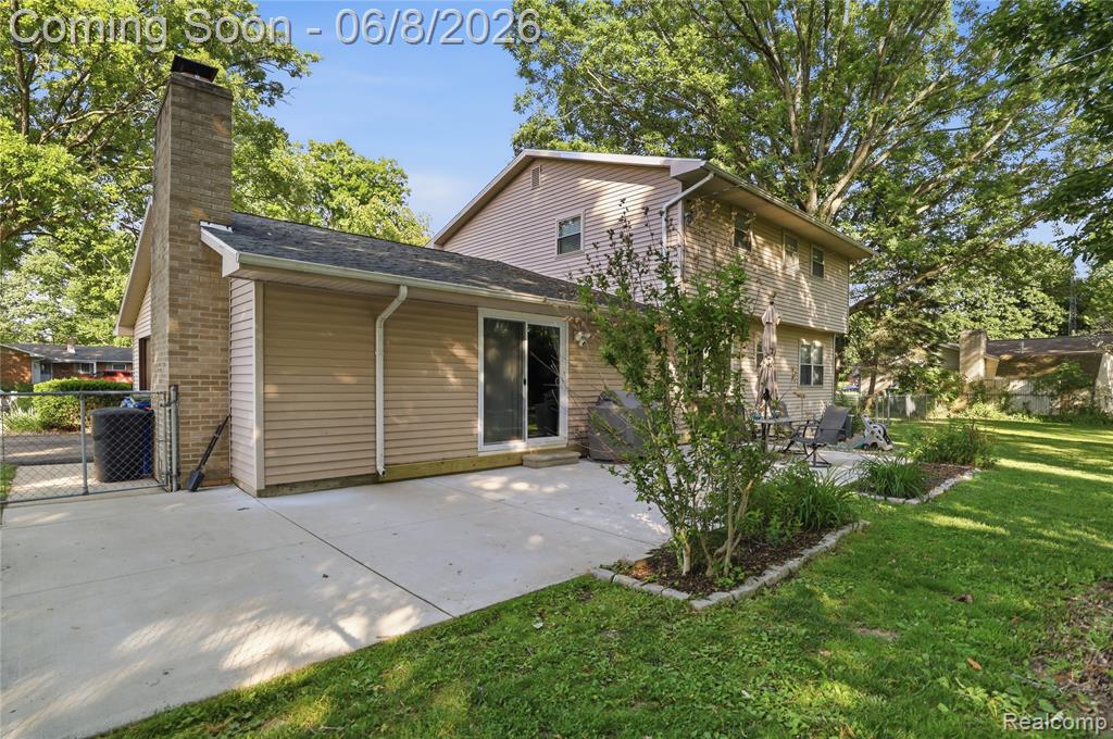 6218 McKenzie Drive, Flint, MI 48507 — Photo 2