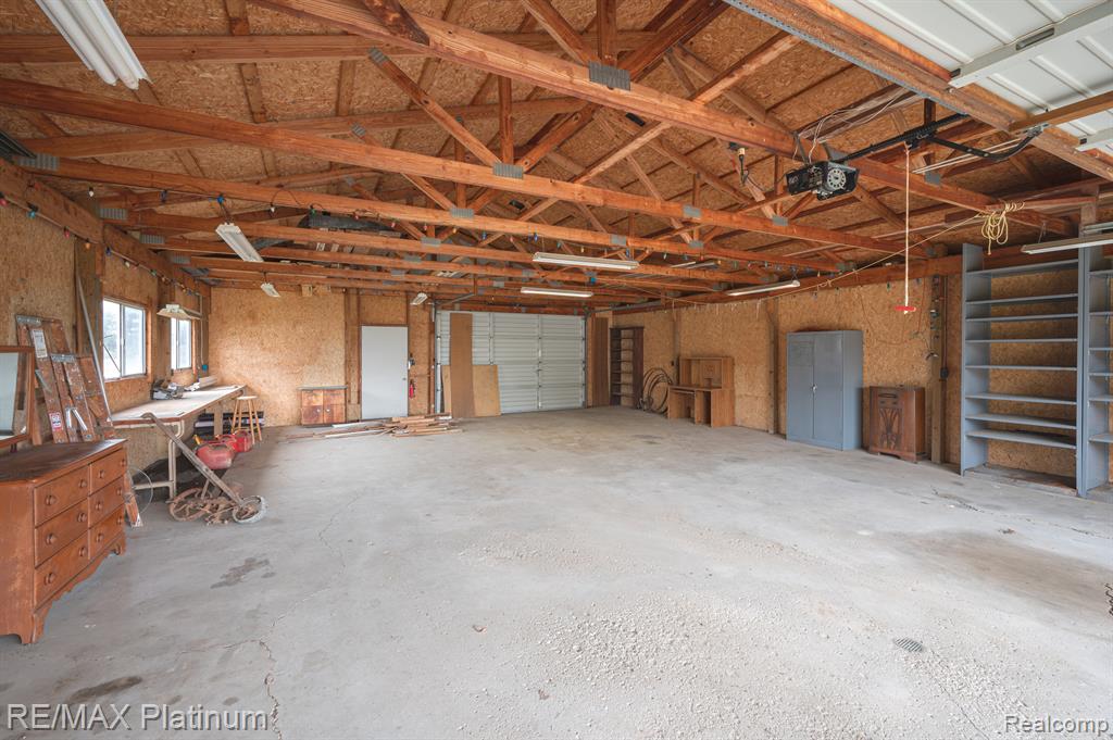 850 W MAPLE Road, Milford, MI 48381 — Photo 25