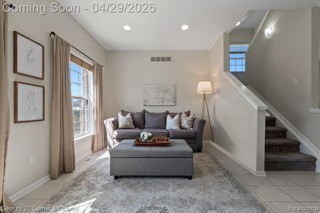 44782 Gwinnett Loop, Novi, MI 48377 — Photo 8