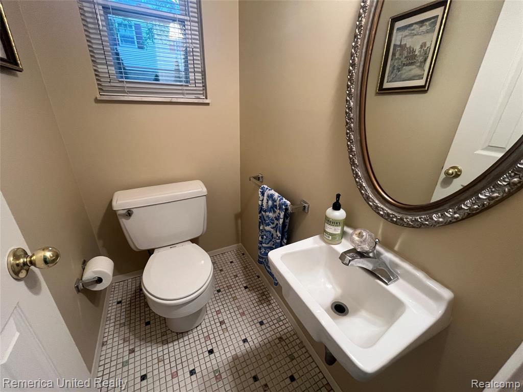 2223 Strader Drive, West Bloomfield, MI 48324 — Photo 29