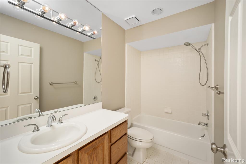 16807 Country Knoll Drive, Northville, MI 48168 — Photo 14