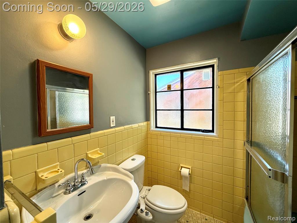 23400 Seneca Street, Oak Park, MI 48237 — Photo 19