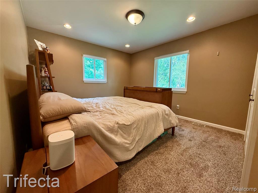 47555 Dequindre Road, Rochester Hills, MI 48307 — Photo 16
