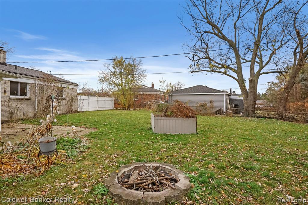 4550 JUSTINE Street, Shelby Twp, MI 48317 — Photo 18