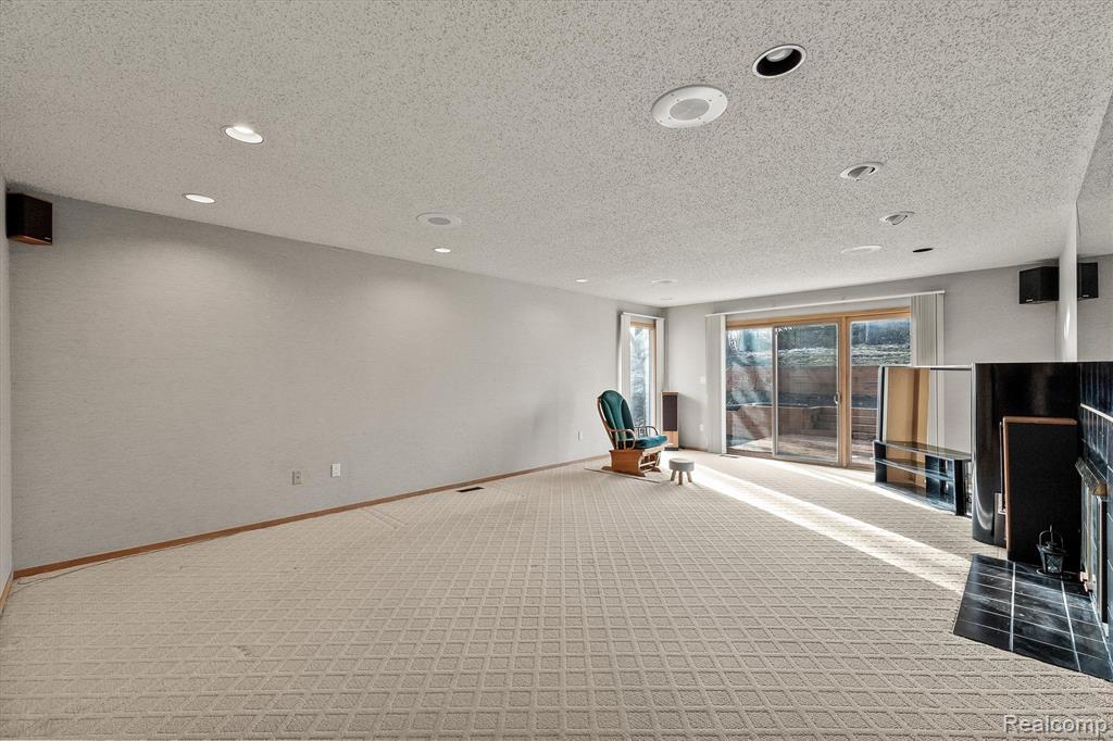 5322 Pond Bluff Drive, West Bloomfield, MI 48323 — Photo 21