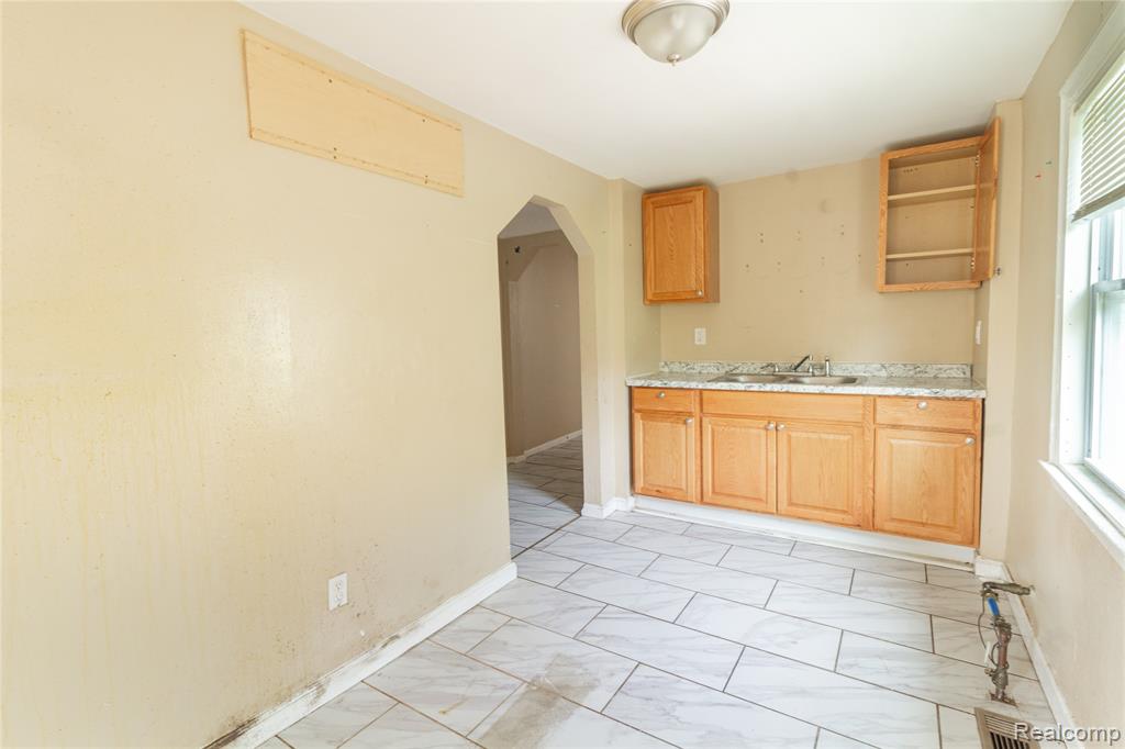 6444 Ashton Avenue, Detroit, MI 48228 — Photo 4