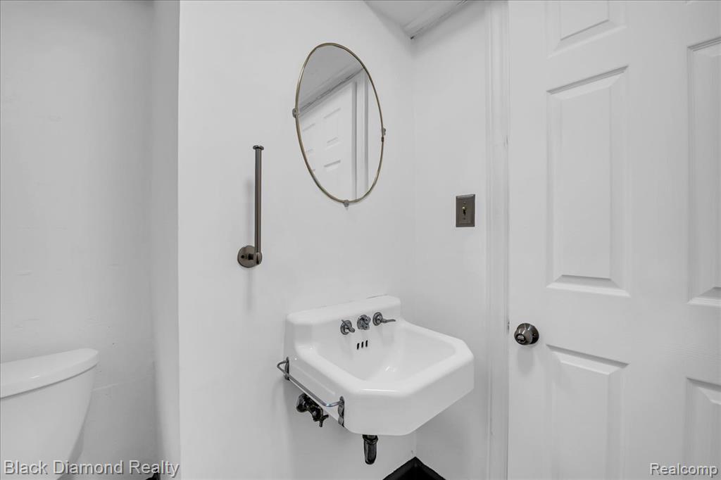 5500 Harvard Road, Detroit, MI 48224 — Photo 48
