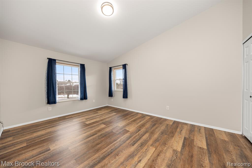 31139 COUNTRY, Farmington Hills, MI 48331 — Photo 28