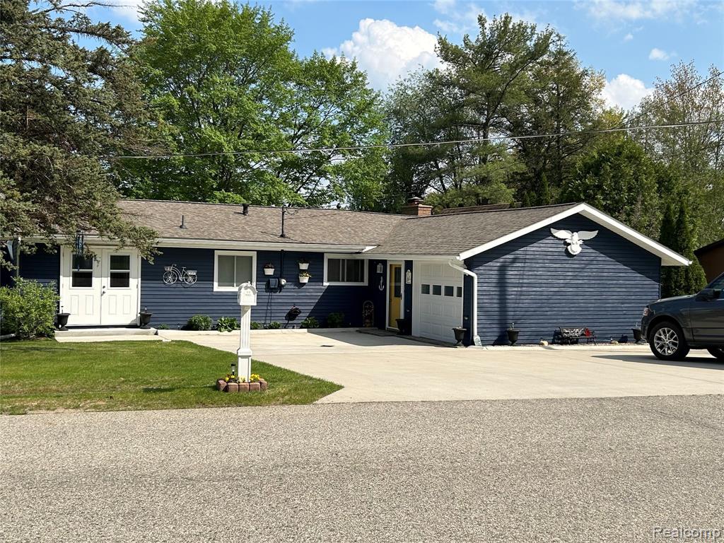 3301 W Huckleberry Trail, Farwell, MI 48622 — Photo 2