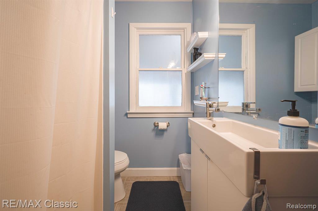 406 COMMON Street, Walled Lake, MI 48390 — Photo 21