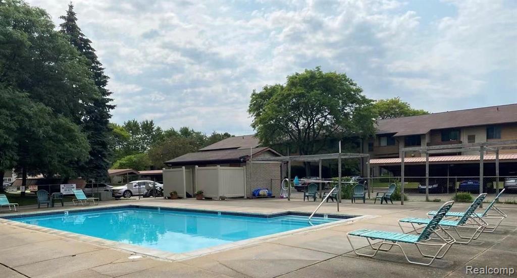 7538 Manor Circle, 102, Westland, MI — Photo 3