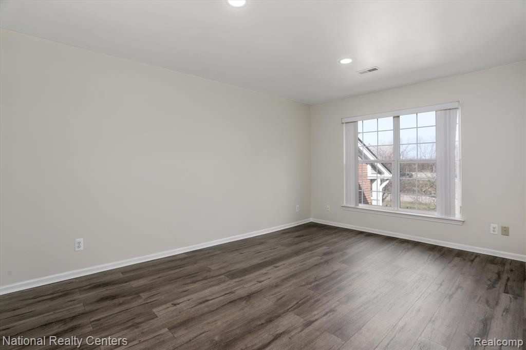 44973 MARIGOLD Drive, Sterling Heights, MI 48314 — Photo 17