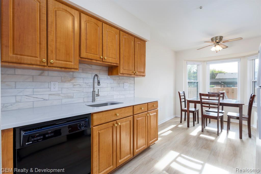 1831 N Arbor Way Drive, 16, Canton, MI 48188 — Photo 12
