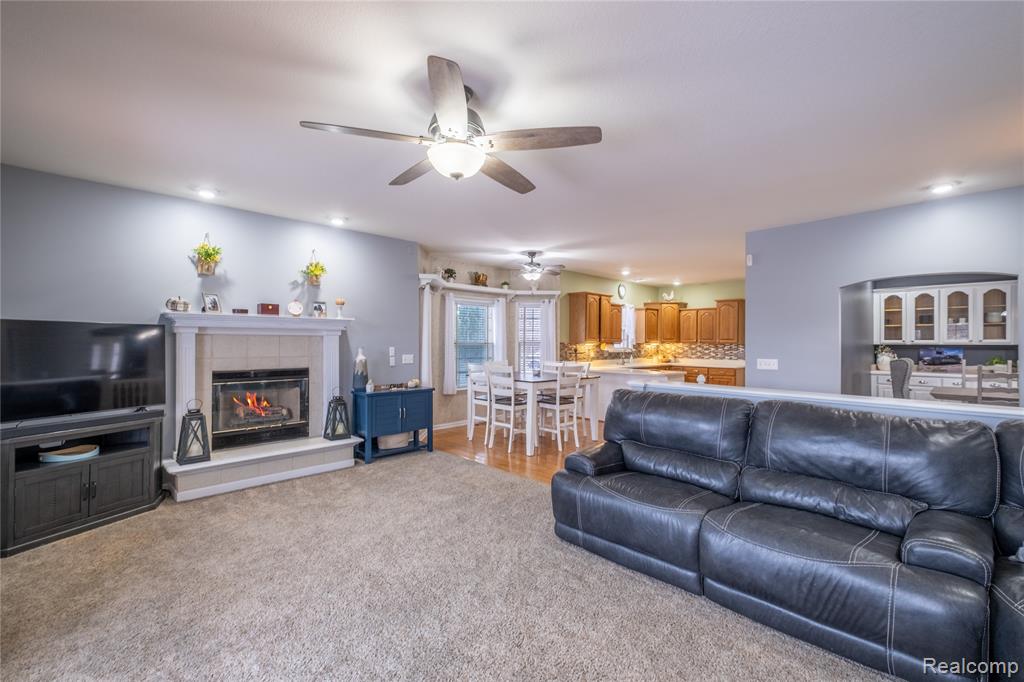 4204 Pavilion Court, Fenton, MI 48430 — Photo 10