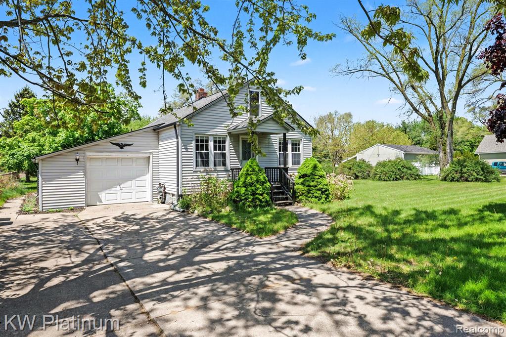 47611 Burton Drive, Shelby Twp, MI 48317 — Photo 2