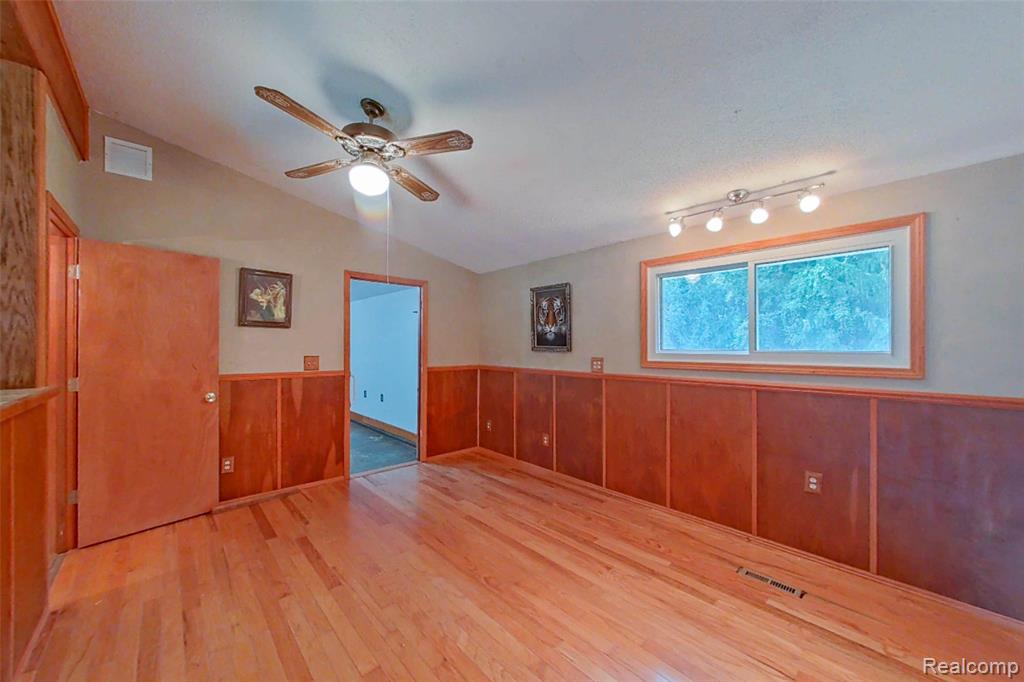 5920 CAMPBELL CORNERS Drive, Howell, MI 48855 — Photo 26