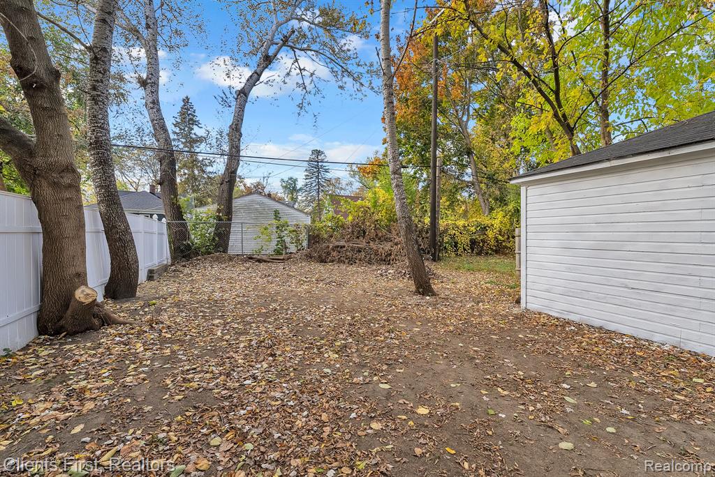 15435 Fielding Street, Detroit, MI 48223 — Photo 6