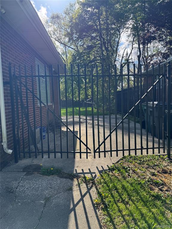 27315 Lathrup Boulevard, Lathrup Village, MI 48076 — Photo 5