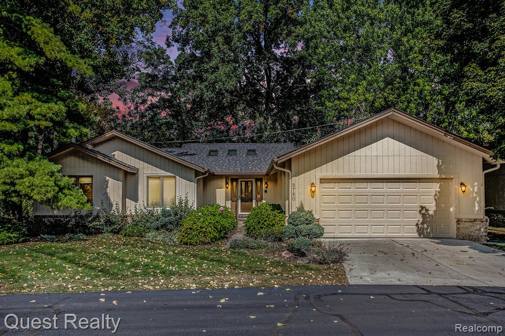 5780 Point Of The Woods Drive, West Bloomfield, MI 48324 — Photo 2