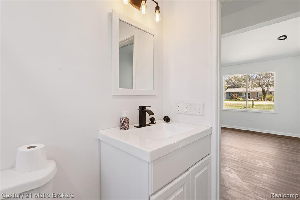 4379 Tillie Drive, Flint, MI 48504 — Photo 20