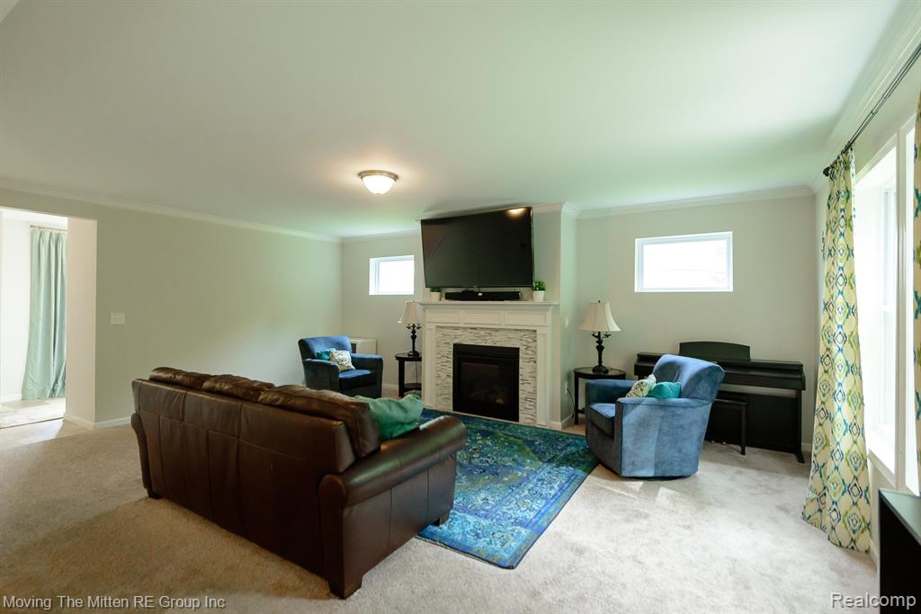 42880 Frederick Court, Belleville, MI 48111 — Photo 5