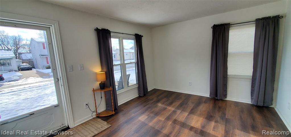 545 E Dallas Avenue, Madison Heights, MI 48071 — Photo 4