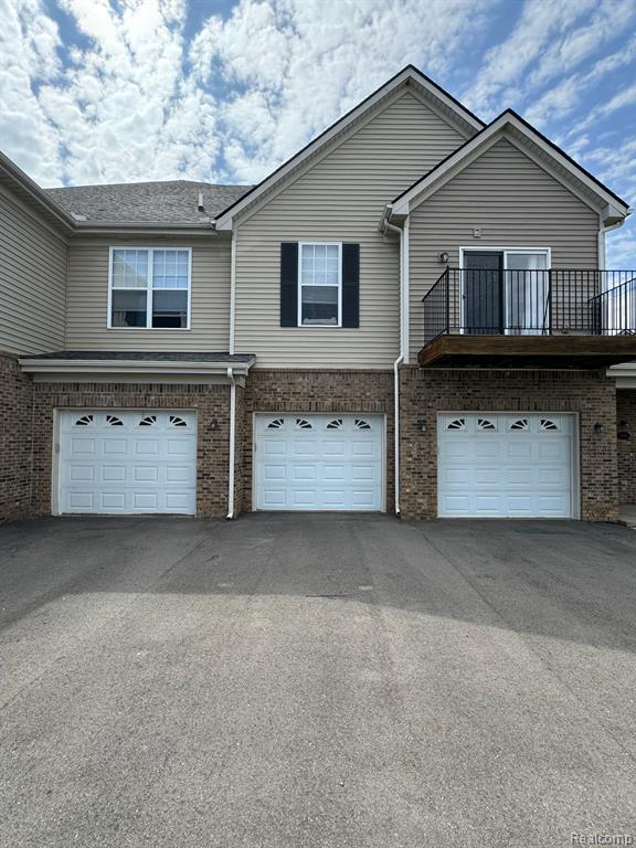 10258 CROSSVIEW Trail, Howell, MI 48855 — Photo 2