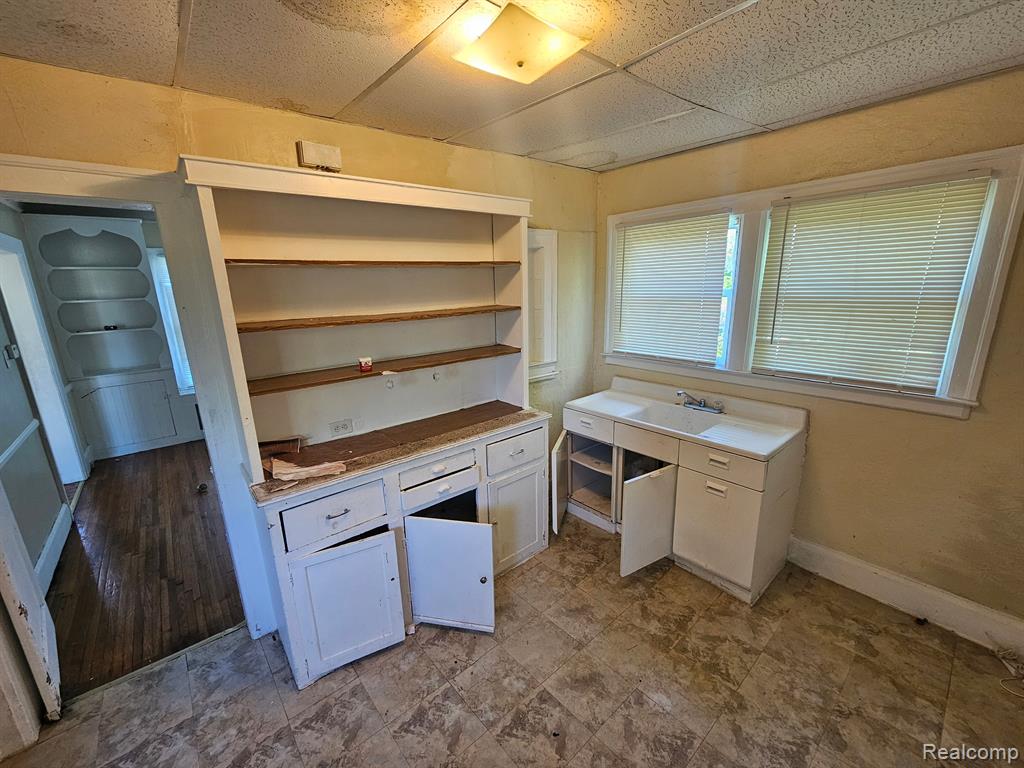 325 W NEVADA Street, Highland Park, MI 48203 — Photo 19