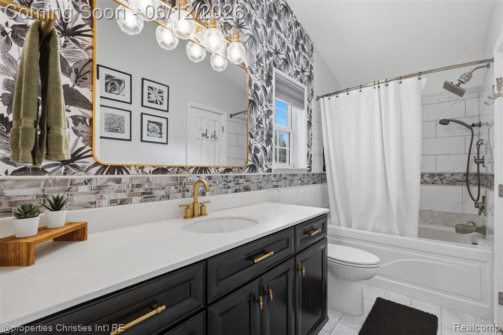 124 Rexton Street, Novi, MI 48377 — Photo 24