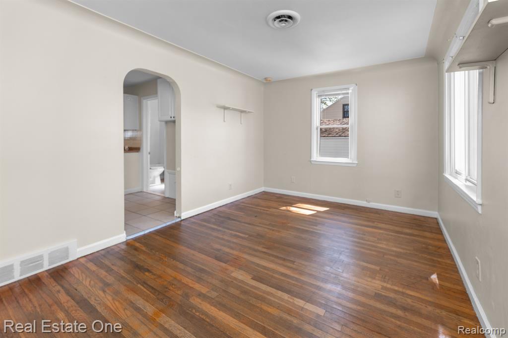 4957 ZIEGLER Street, Dearborn Heights, MI 48125 — Photo 2