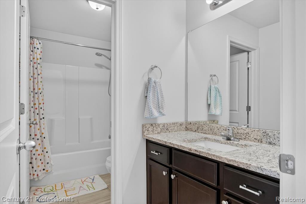 8871 Dover Court, Livonia, MI 48150 — Photo 30