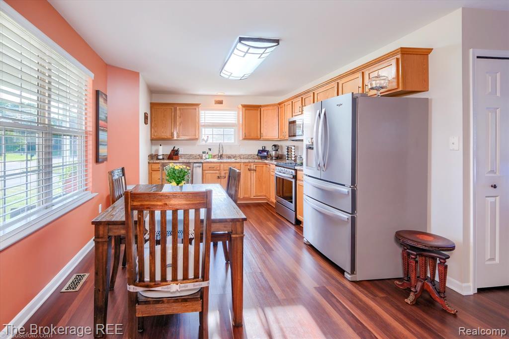 5281 Magnolia Drive, Grand Blanc, MI 48439 — Photo 18