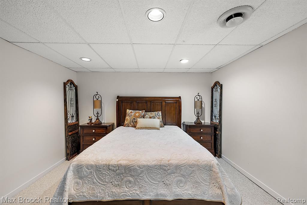 4222 Barn Meadow Lane, West Bloomfield, MI 48323 — Photo 30