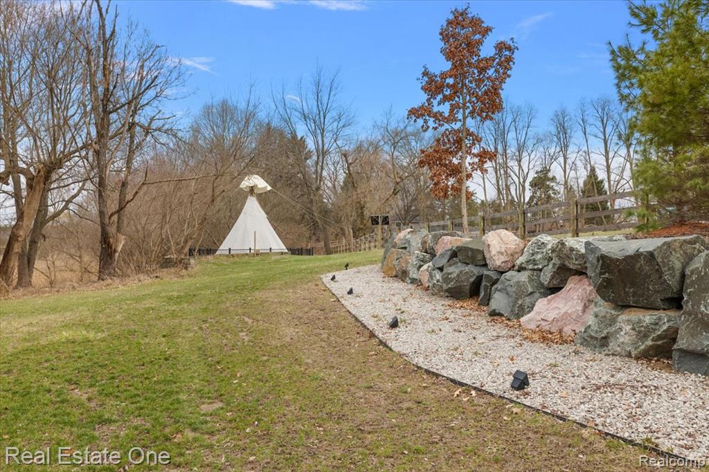 1050 Oxbow Lake Road, White Lake, MI — Photo 11