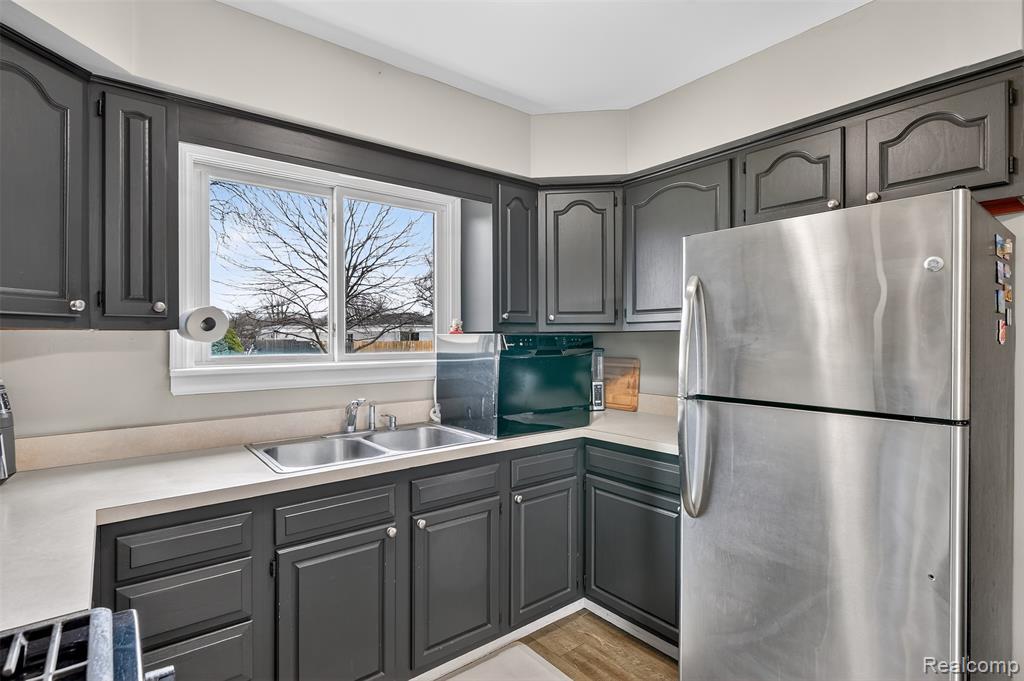 31674 Grove, Fraser, MI 48026 — Photo 13