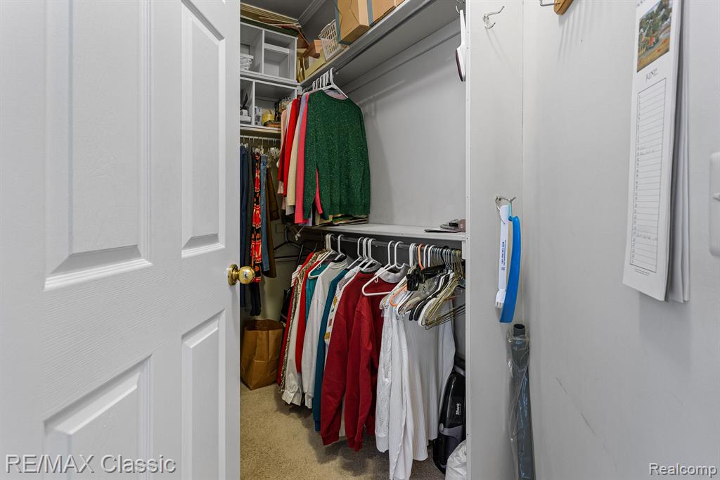 38360 Chessington, Farmington Hills, MI 48331 — Photo 19