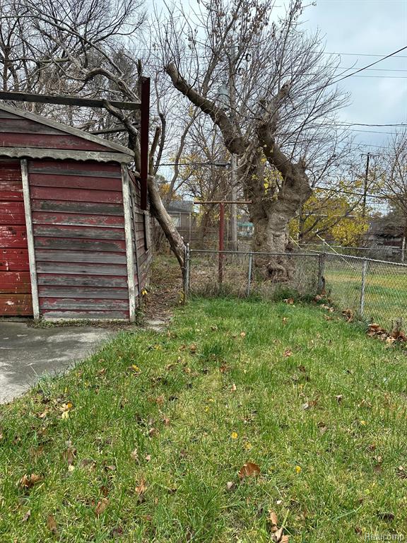 2715 S BEATRICE Street, Detroit, MI 48217 — Photo 9